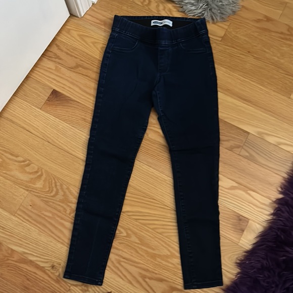 🐾 4 for $20 Old Navy super skinny pull on jeans faux pockets in the front - Picture 4 of 4